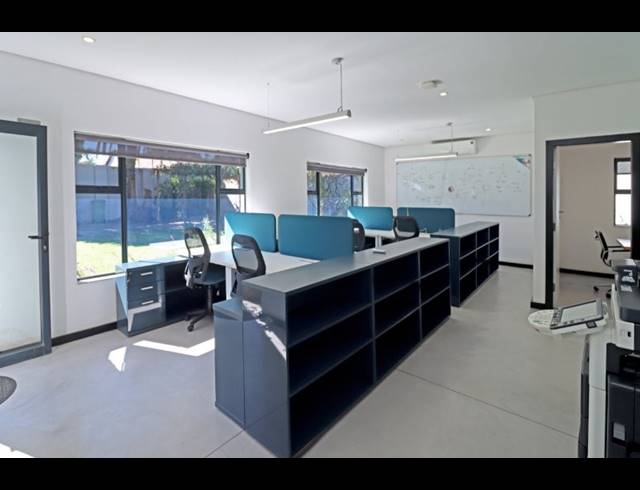 66.20M² BUSINESS TO LET IN PARKMORE